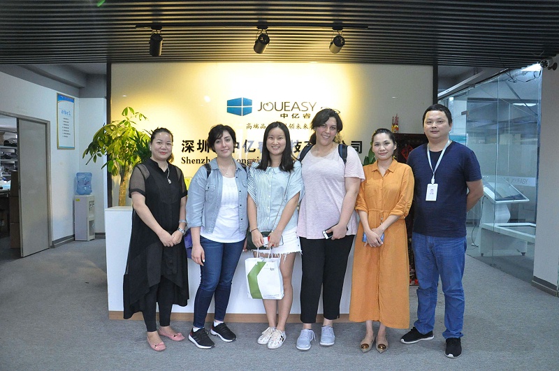 深圳中億?？萍紵崃覛g迎迪拜客戶蒞臨我司參觀考察
